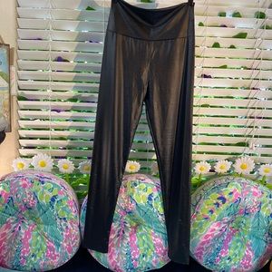 Black leather look stretchy polyurethane material leggings